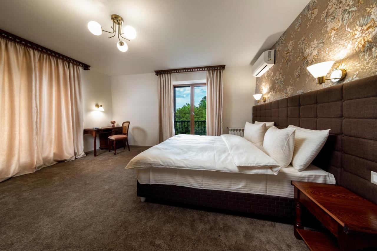 Park Hotel Kaylaka بليفين المظهر الخارجي الصورة