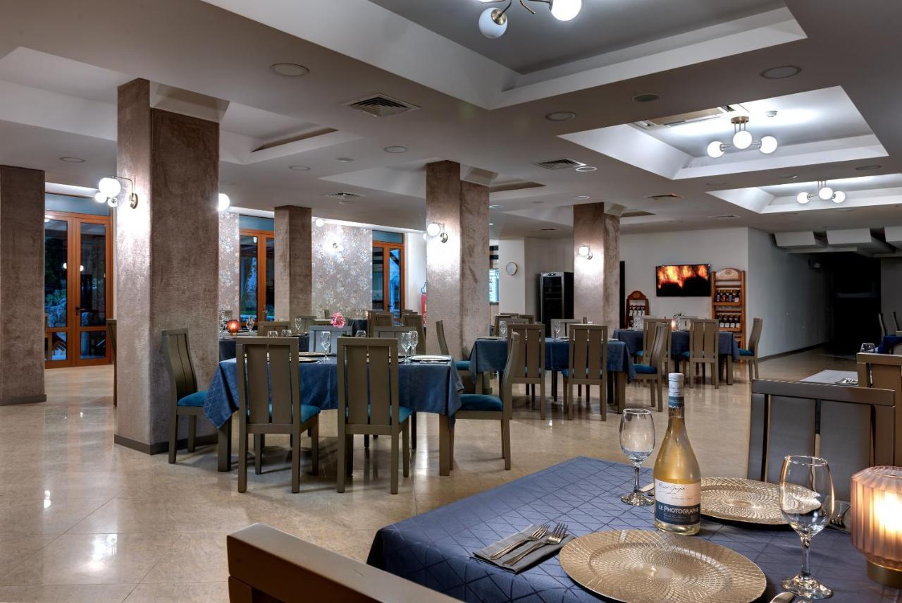 Park Hotel Kaylaka بليفين المظهر الخارجي الصورة