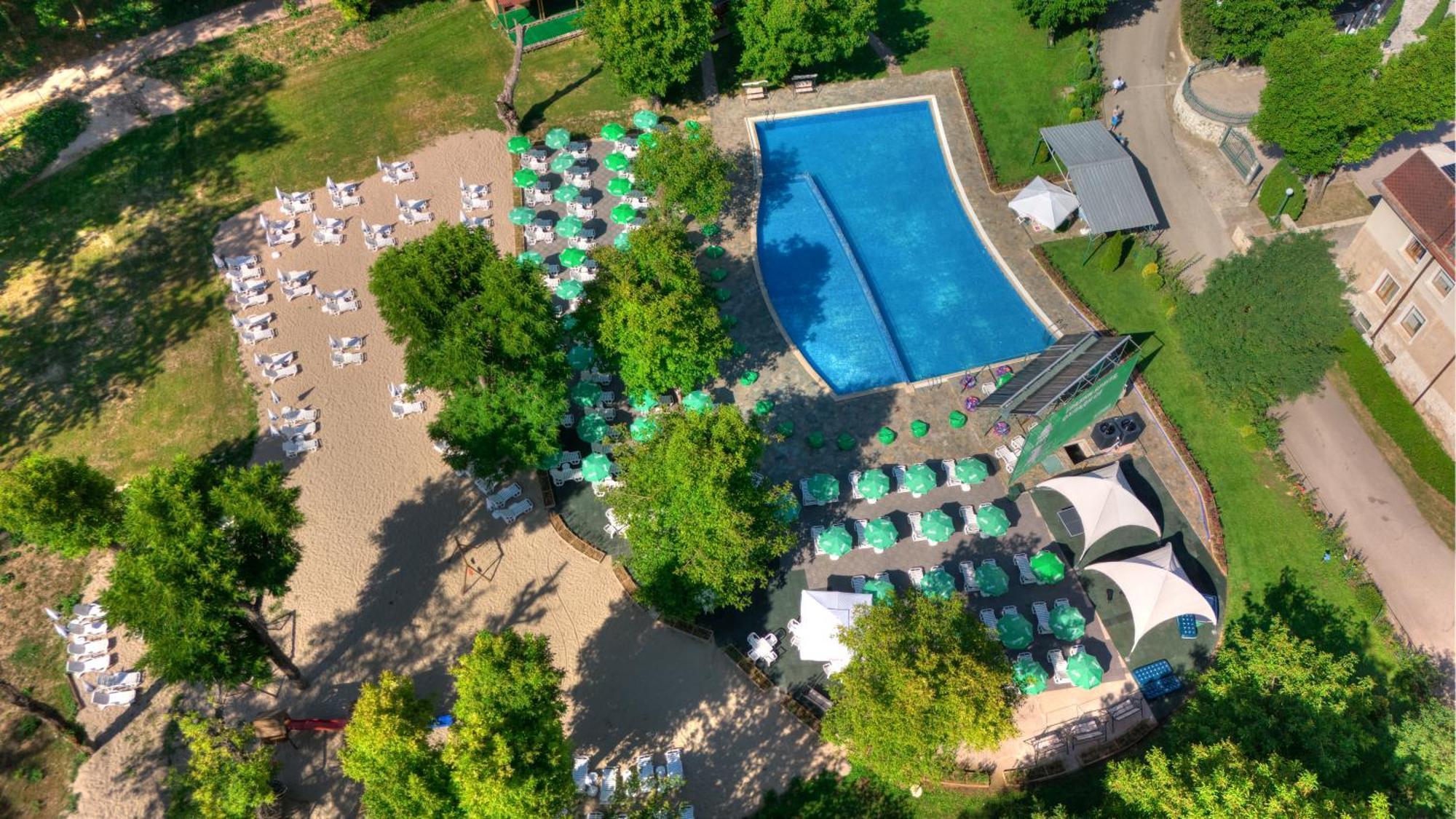 Park Hotel Kaylaka بليفين المظهر الخارجي الصورة