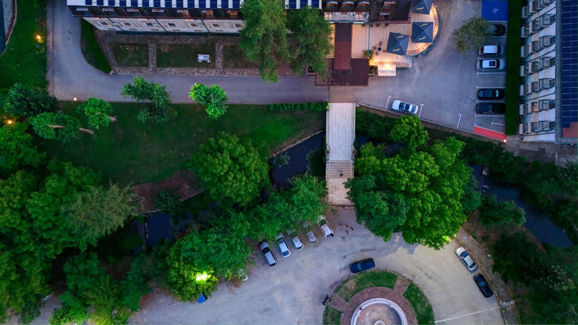Park Hotel Kaylaka بليفين المظهر الخارجي الصورة
